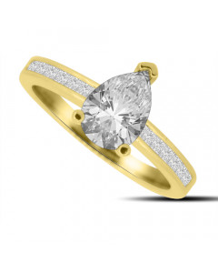 1.00ct VVS2/F Classic Pear/Princess Diamond Shoulder Set Ring