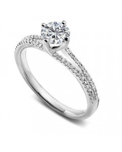 0.85ct SI1/D Round Side Diamond Ring in Platinum